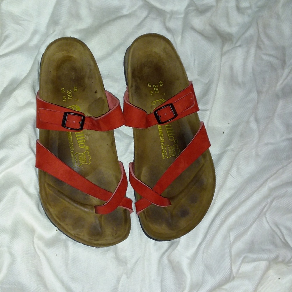 🌷*REDUCED* Red❤Suede Birkenstock Papillio Mayari